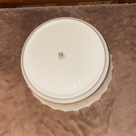 Lennox Woodland Beautiful large serving bowl / centerpiece. Ivory;scalloped edge - Picture 6 of 7